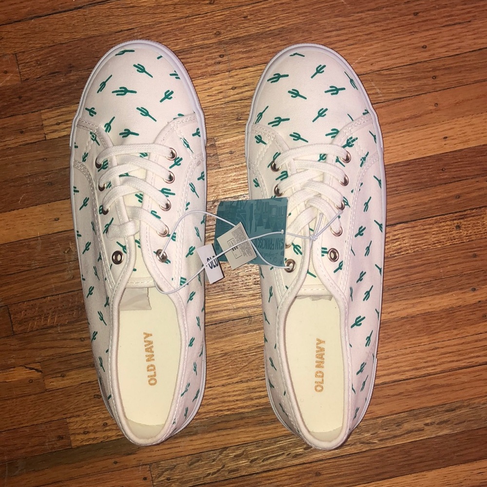 Cactus print sneakers size 10